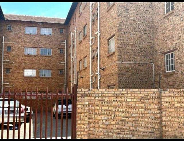 1 BEDROOM APARTMENT FOR SALE IN RANDFONTEIN CENTRAL